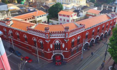 Garagem pega fogo e moradores deixam prédio às pressas em Ondina