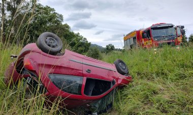 IMPRESSIONANTE: câmera registra acidente na Estrada Velha do Aeroporto