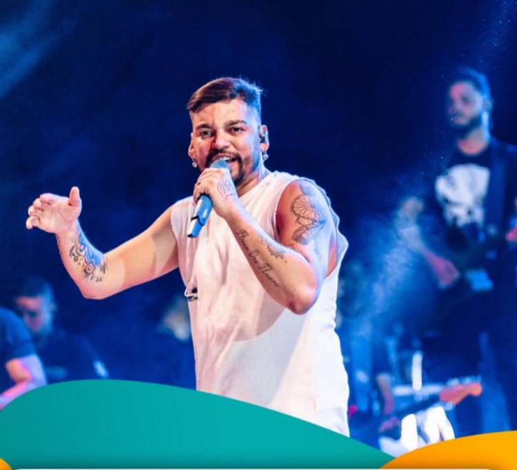 Multidão curte feriado durante evento cultural em Rodelas, no norte do estado