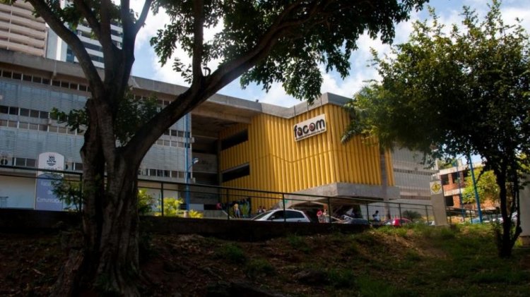 Aluna denuncia professora por transfobia e racismo na UFBA: 'tirou meu direito de ter uma construção crítica'