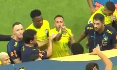Neymar é atingido por pipocas após empate entre Brasil e Venezuela pelas Eliminatórias e rebate: “Não venho de férias”