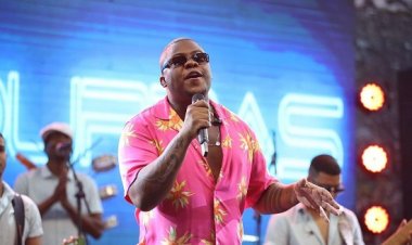 Cantor Escandurras Encanta Fãs em Show Memorável na Cidade de Itanagra