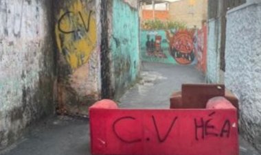 Integrantes de facção bloqueiam rua na Fazenda Grande; três são presos com drogas