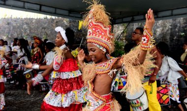 Centro de Salvador terá desfiles de blocos afro e grupos de samba no último final de semana de novembro