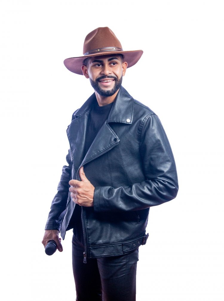Rafinha Big Love realiza apresentação na cidade de Catu.
