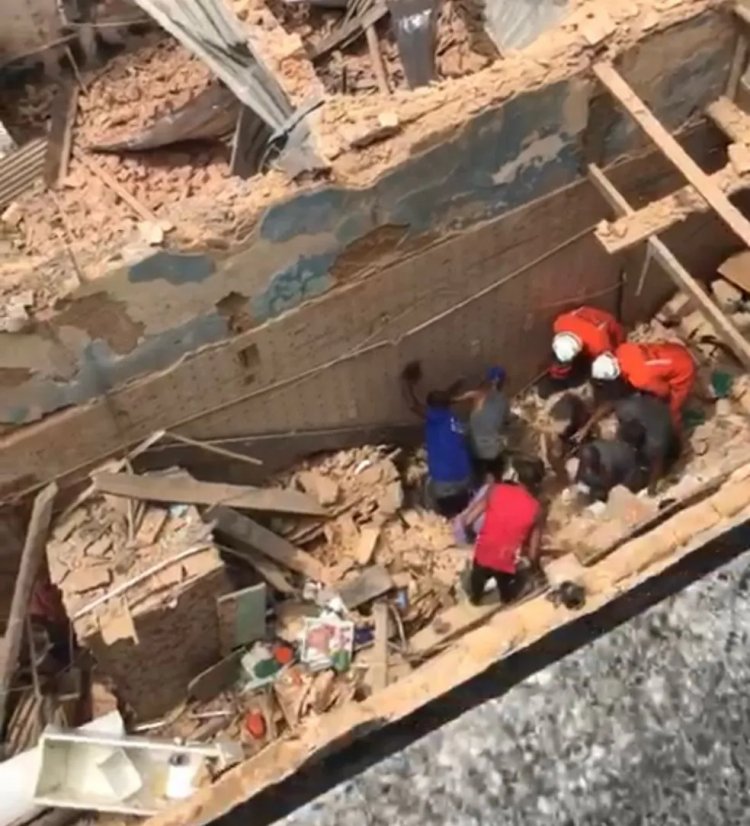 Teto de restaurante desaba no bairro da Calçada, e deixa feridos; ao menos seis pessoas foram retiradas do local