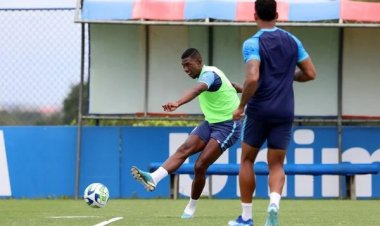 Kanu diz que derrota na final deixa lição e garante que elenco está fechado com Rogério Ceni