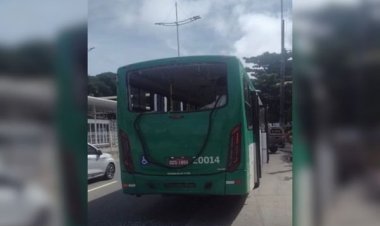 Ônibus que levava torcedores do Vitória é bombardeado em Salvador