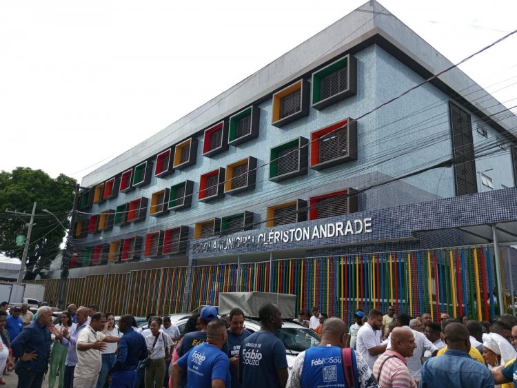 Escola municipal com capacidade para 2,3 mil alunos é inaugurada em São Marcos