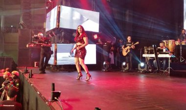 Priscila Senna se apresentou na festa de São Pedro em Nova Itarana