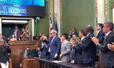 Carlos Muniz é reeleito presidente da Câmara de Salvador