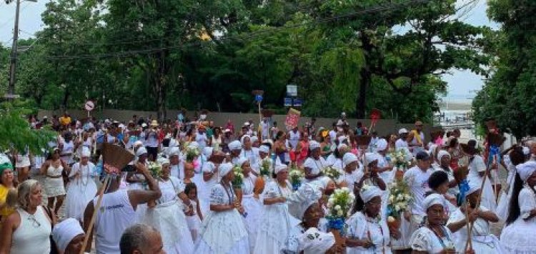 Escandurras encerra Lavagem de Beco com show marcante em Itaparica