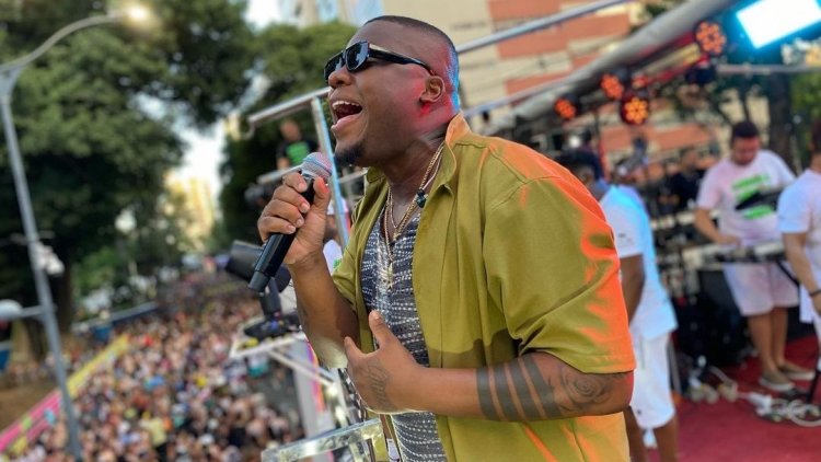 Escandurras agita o Carnaval de Itaberaba com show em trio elétrico