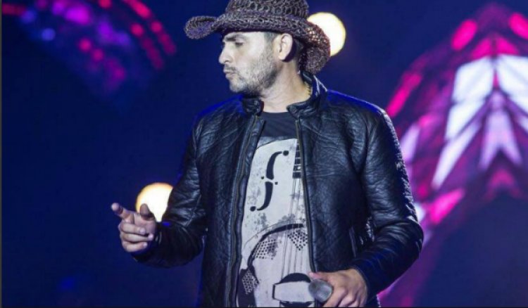 Mano Walter leva multidão ao São João de Itaguaçu com show eletrizante