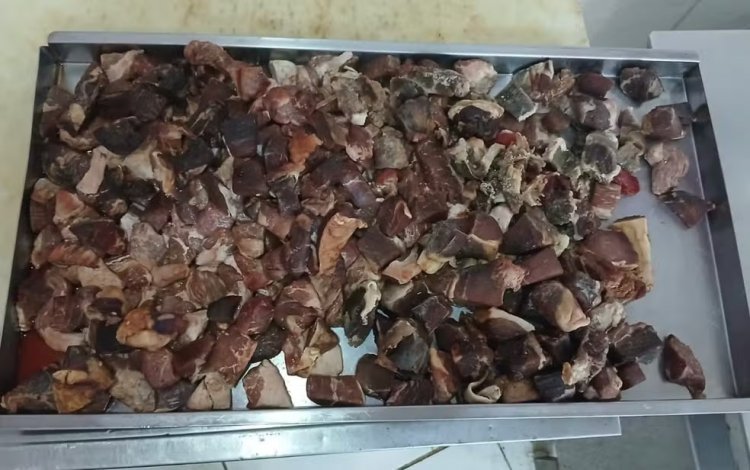 Dono de mercado é preso por vender carnes fora da validade e em estado de decomposição em Salvador