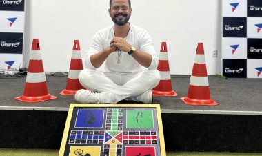 Professor lança livro sobre educação para o trânsito e distribui kits