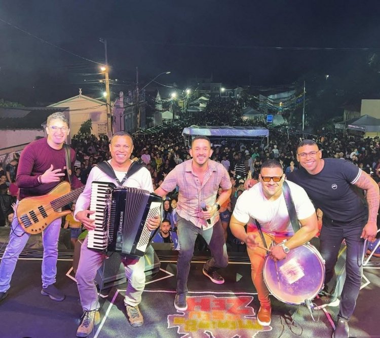 São Pedro de Crispinópolis arrasta multidão com show dos Meninos de Seu Zeh em Tanquinho