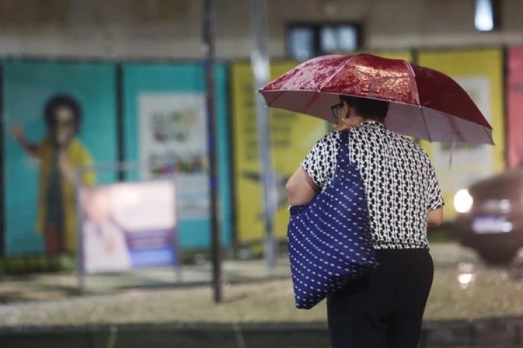 Frente fria traz chuva para Salvador nos próximos dias; confira a previsão